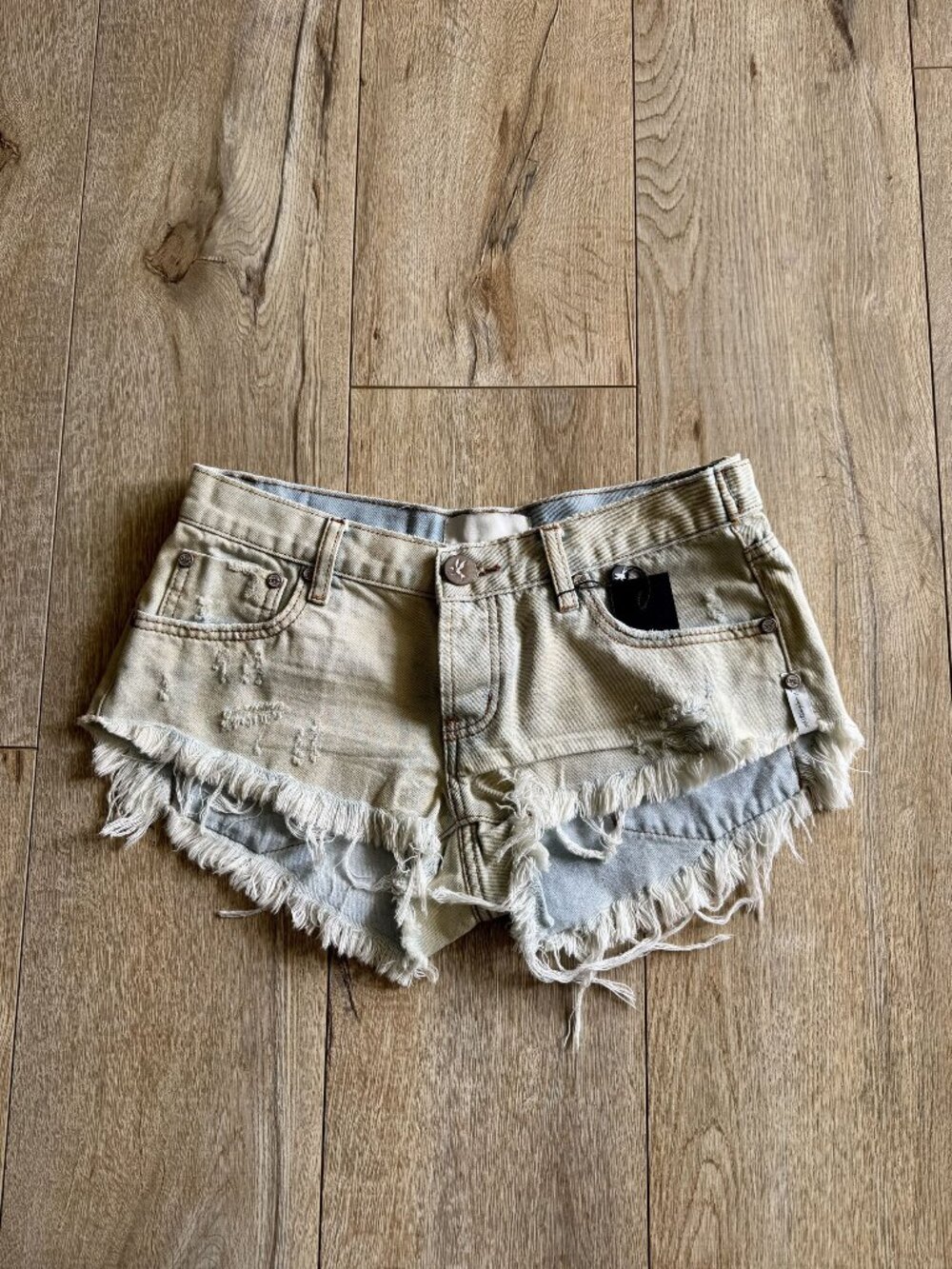 One Teaspoon Old Gold No. 2's Distressed Denim Low Rise Mini Shorts Size 24 NWT